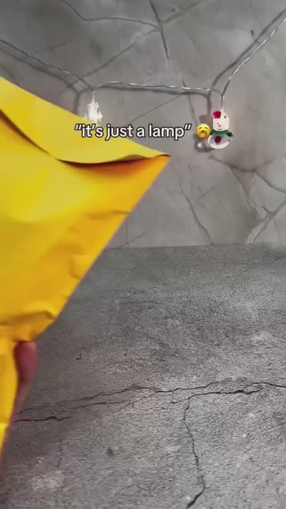 ✨ Mini Streetlight Snowfall Lamp – Aesthetic Room Glow ❄️🌙